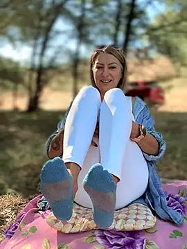 Snapshot of Milena-MilfaXXX chatting on September 12, 2025, 4:34 am Milena-MilfaXXX online show from September 12, 2025, 4:34 am