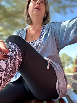 Snapshot of Milena-MilfaXXX chatting on September 15, 2025, 5:29 am Milena-MilfaXXX online show from September 15, 2025, 5:29 am