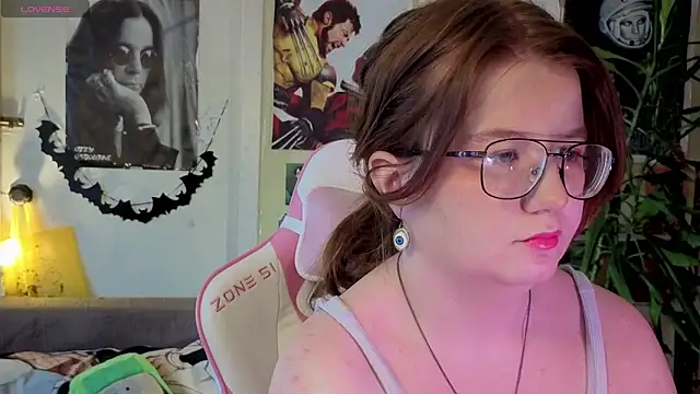 Sienna-Cow online show from November 26, 2025, 9:10 am