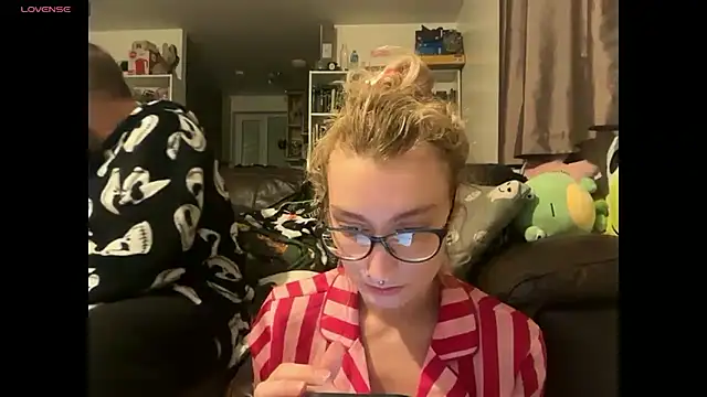 harleyblair online show from November 25, 2025, 11:16 pm