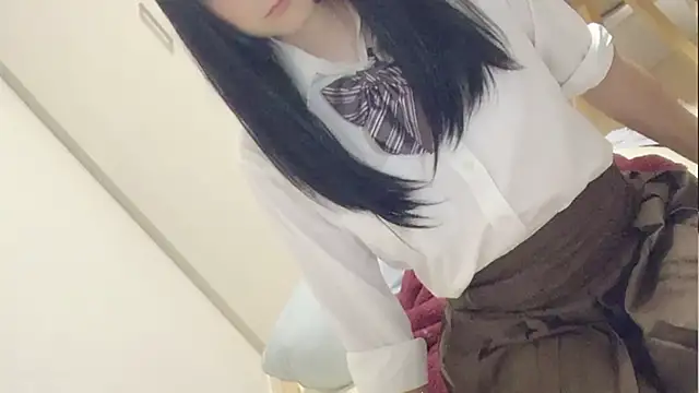 Snapshot of Mia032 chatting on October 17, 2025, 1:46 pm Mia032 online show from October 17, 2025, 1:46 pm