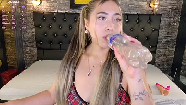 Snapshot of _ManuVeelez chatting on October 21, 2025, 4:35 am ManuVeelez online show from October 21, 2025, 4:35 am