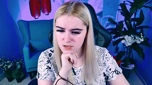 Snapshot of Stef_Nicks chatting on November 6, 2025, 9:21 am Stef Nicks online show from November 6, 2025, 9:21 am