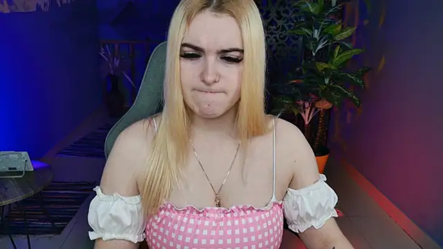 Snapshot of Stef_Nicks chatting on December 5, 2025, 9:18 am Stef Nicks online show from December 5, 2025, 9:18 am