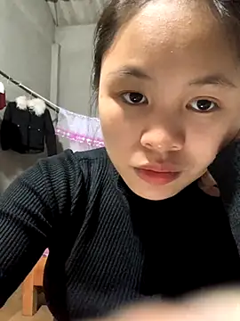 Snapshot of NhuFox chatting on November 3, 2025, 1:40 am NhuFox online show from November 3, 2025, 1:40 am