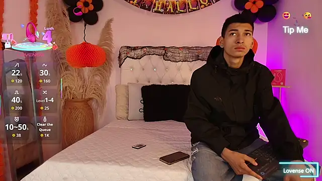 Snapshot of AmelieAndAce chatting on November 1, 2025, 12:51 pm AmelieAndAce online show from November 1, 2025, 12:51 pm