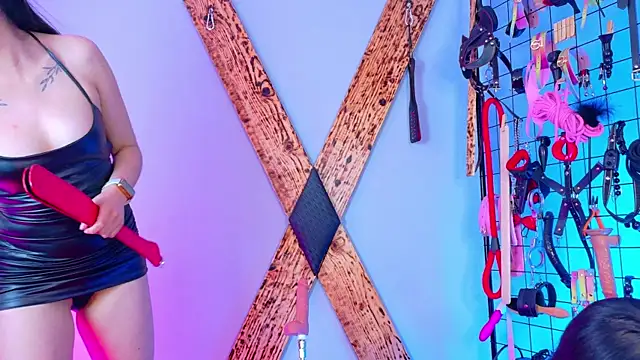 Snapshot of DominatedDesires_BDSM chatting on September 25, 2025, 2:32 pm DominatedDesires BDSM online show from September 25, 2025, 2:32 pm