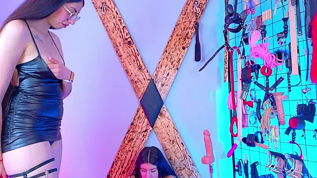 Snapshot of DominatedDesires_BDSM chatting on September 27, 2025, 2:22 pm DominatedDesires BDSM online show from September 27, 2025, 2:22 pm