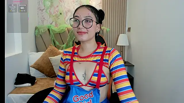Snapshot of Yuna__Min chatting on October 17, 2025, 8:00 pm Yuna  Min online show from October 17, 2025, 8:00 pm