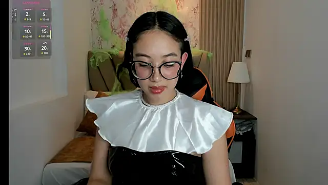 Snapshot of Yuna__Min chatting on October 24, 2025, 8:27 pm Yuna  Min online show from October 24, 2025, 8:27 pm