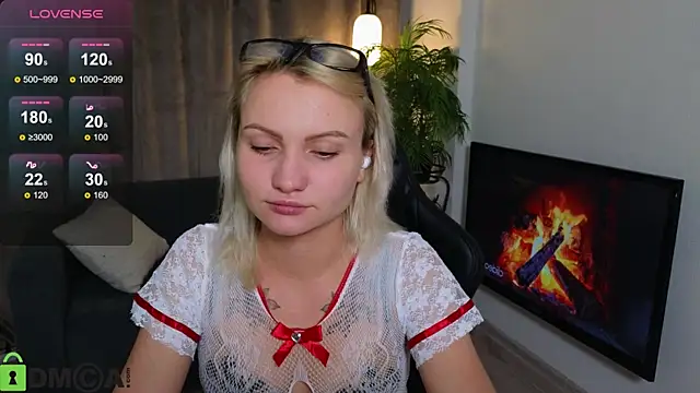 Snapshot of Cameronlovely_ chatting on October 18, 2025, 7:14 pm Cameronlovely online show from October 18, 2025, 7:14 pm