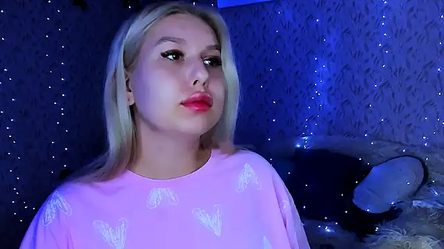 Snapshot of ChloeRicc chatting on September 27, 2025, 7:52 pm ChloeRicc online show from September 27, 2025, 7:52 pm