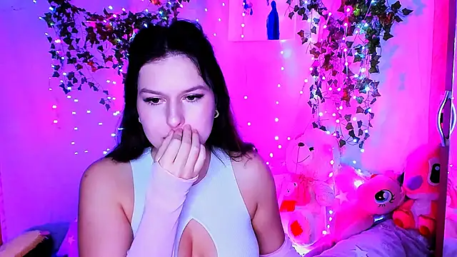 Snapshot of ChloeRicc chatting on December 13, 2025, 7:53 pm ChloeRicc online show from December 13, 2025, 7:53 pm