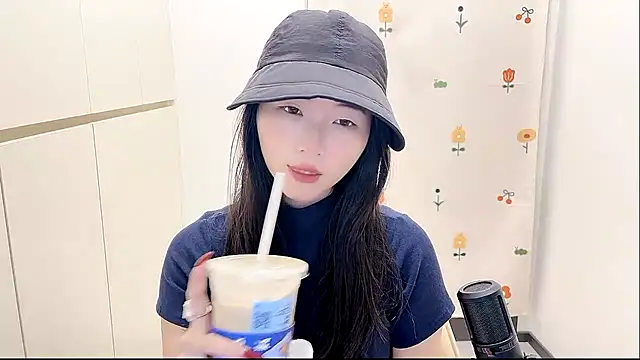 Rosalind xixi online show from October 7, 2025, 1:36 am