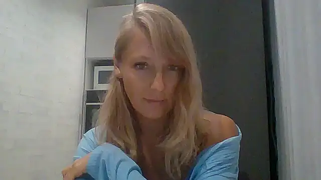 Snapshot of Vexxaa chatting on October 3, 2025, 6:16 pm Vexxaa online show from October 3, 2025, 6:16 pm