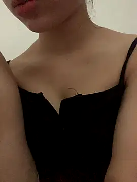 Nguyenha11 online show from October 6, 2025, 8:23 am