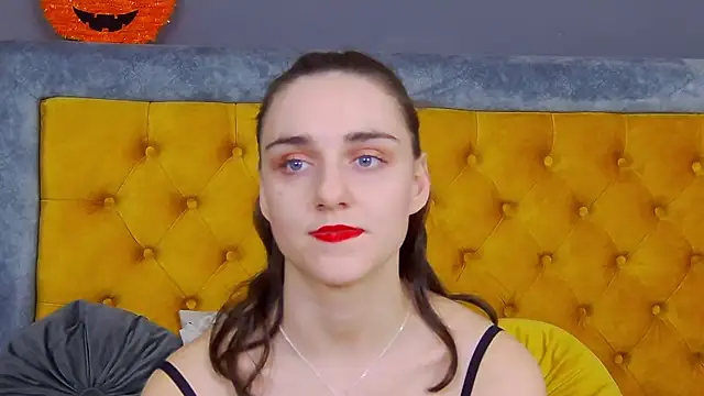 Jessica White  online show from November 14, 2025, 4:55 am