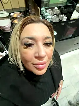 TheeaBlanco online show from November 30, 2025, 5:11 am