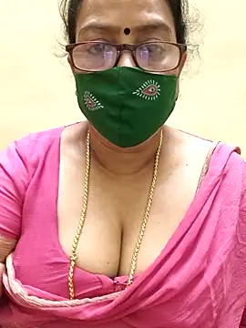 Snapshot of heera-rani chatting on October 18, 2025, 7:42 am heera-rani online show from October 18, 2025, 7:42 am