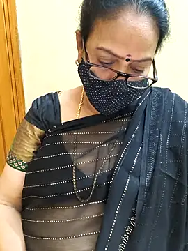 Snapshot of heera-rani chatting on October 31, 2025, 9:10 am heera-rani online show from October 31, 2025, 9:10 am