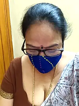 Snapshot of heera-rani chatting on November 6, 2025, 4:57 am heera-rani online show from November 6, 2025, 4:57 am