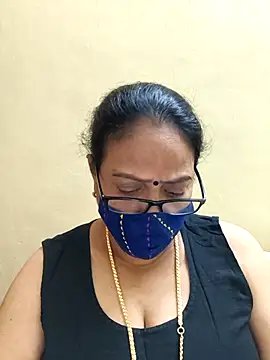 Snapshot of heera-rani chatting on November 27, 2025, 7:32 am heera-rani online show from November 27, 2025, 7:32 am