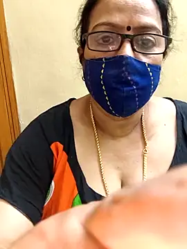 Snapshot of heera-rani chatting on November 28, 2025, 11:13 am heera-rani online show from November 28, 2025, 11:13 am