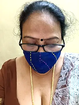 Snapshot of heera-rani chatting on December 2, 2025, 9:58 am heera-rani online show from December 2, 2025, 9:58 am