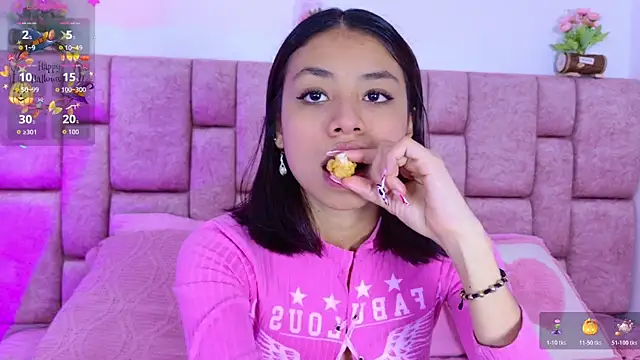 Snapshot of ScarlettLuxe chatting on October 26, 2025, 9:53 pm ScarlettLuxe online show from October 26, 2025, 9:53 pm