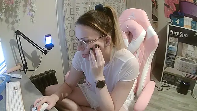 Snapshot of rubystrip chatting on September 25, 2025, 8:12 pm rubystrip online show from September 25, 2025, 8:12 pm