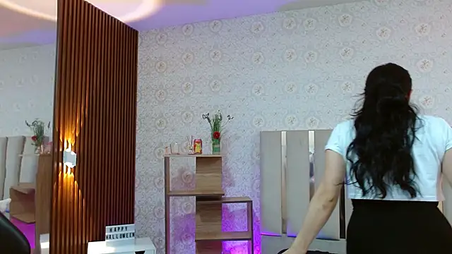 BLUE TAY1 online show from November 9, 2025, 7:45 pm