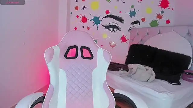 chloesagee online show from September 20, 2025, 9:38 pm