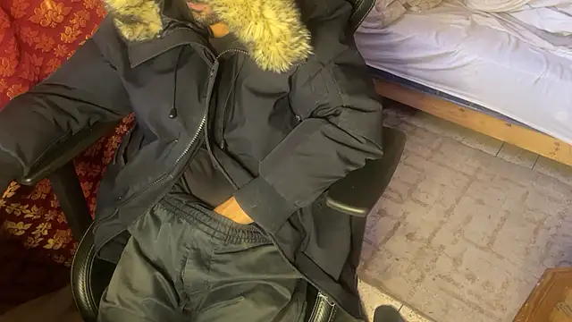 Snapshot of JUSTFORRICH chatting on November 7, 2025, 11:43 am JUSTFORRICH online show from November 7, 2025, 11:43 am