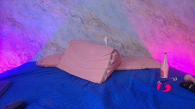 carol juicyy online show from October 22, 2025, 7:13 pm