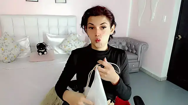 nathalialoes1 online show from November 29, 2025, 6:55 pm