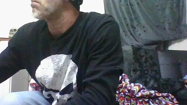 jarjar83 online show from November 1, 2025, 5:42 am