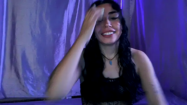 sweetbrunette22 online show from November 10, 2025, 7:24 pm