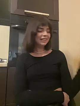 Snapshot of Miranda_Kerry chatting on October 22, 2025, 6:13 am Miranda Kerry online show from October 22, 2025, 6:13 am