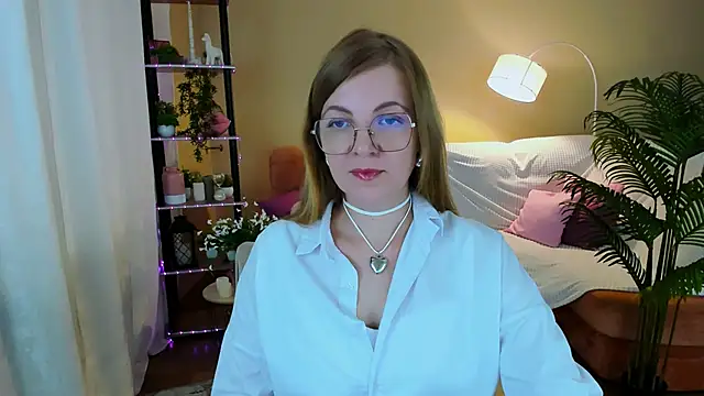 YourUniverser online show from October 3, 2025, 10:12 am