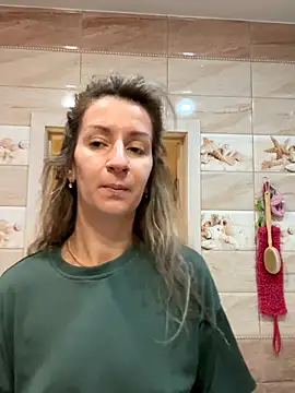 EvvaMur online show from October 9, 2025, 1:03 am