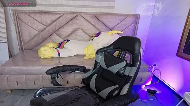 Snapshot of Luna_Star_v chatting on November 6, 2025, 3:29 am Luna Star v online show from November 6, 2025, 3:29 am