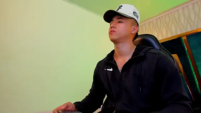 Snapshot of Draven_Marceaux chatting on September 14, 2025, 1:21 pm Draven Marceaux online show from September 14, 2025, 1:21 pm