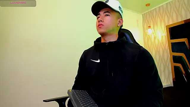 Snapshot of Draven_Marceaux chatting on September 20, 2025, 11:22 am Draven Marceaux online show from September 20, 2025, 11:22 am