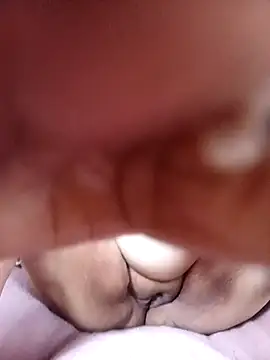 Snapshot of yummyhottie-clit chatting on November 6, 2025, 2:40 pm yummyhottie-clit online show from November 6, 2025, 2:40 pm