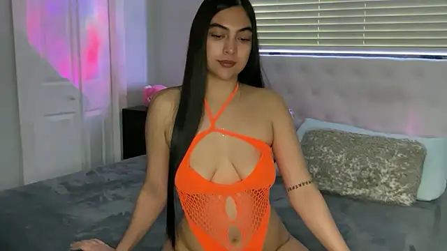  HANNA BARKER online show from December 17, 2025, 4:35 pm