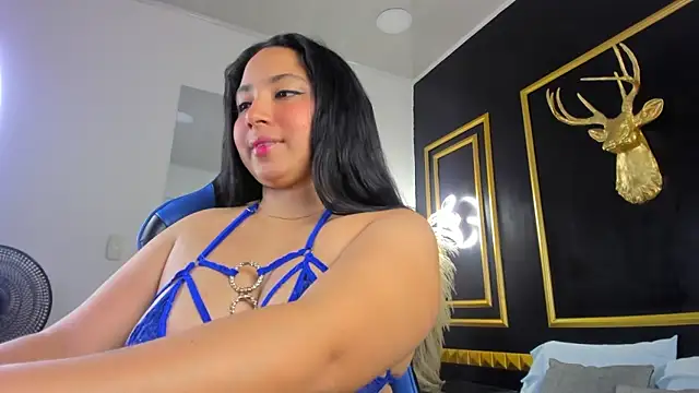 luccia smith online show from September 10, 2025, 12:49 pm