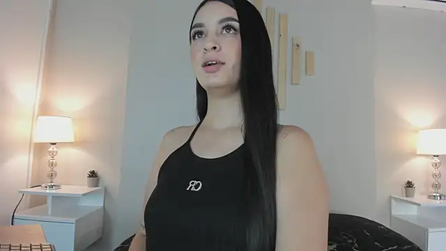 natachadiaz  online show from November 24, 2025, 11:21 am