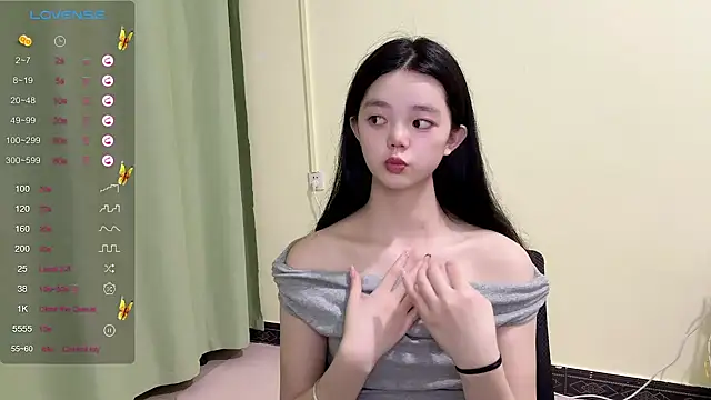 Nicole-13 online show from September 30, 2025, 1:16 pm