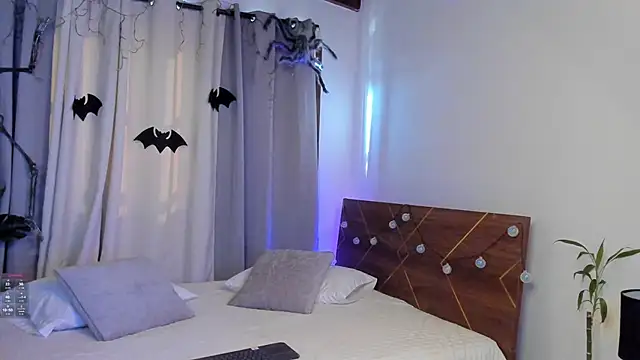 Snapshot of Perfect_design_ chatting on October 18, 2025, 12:39 pm Perfect design  online show from October 18, 2025, 12:39 pm