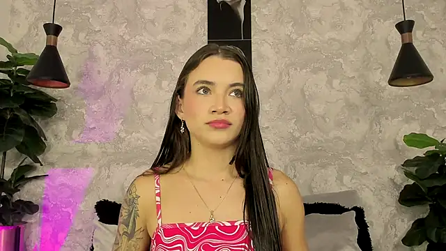 aitana baker  online show from October 18, 2025, 2:58 am